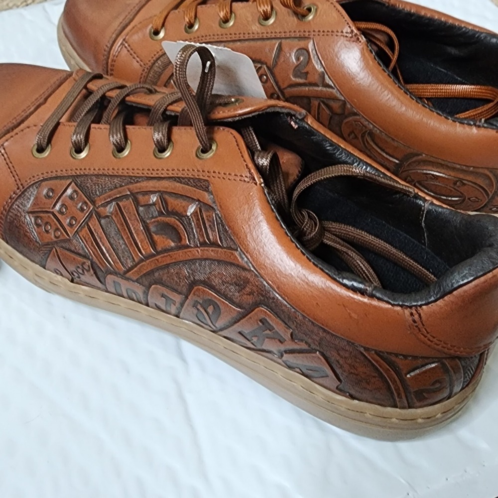 Tin‎ Haul Mens Size 8 D Brown Leather Embossed Dice Playing Cards Vegas Gambling - Picture 4 of 10